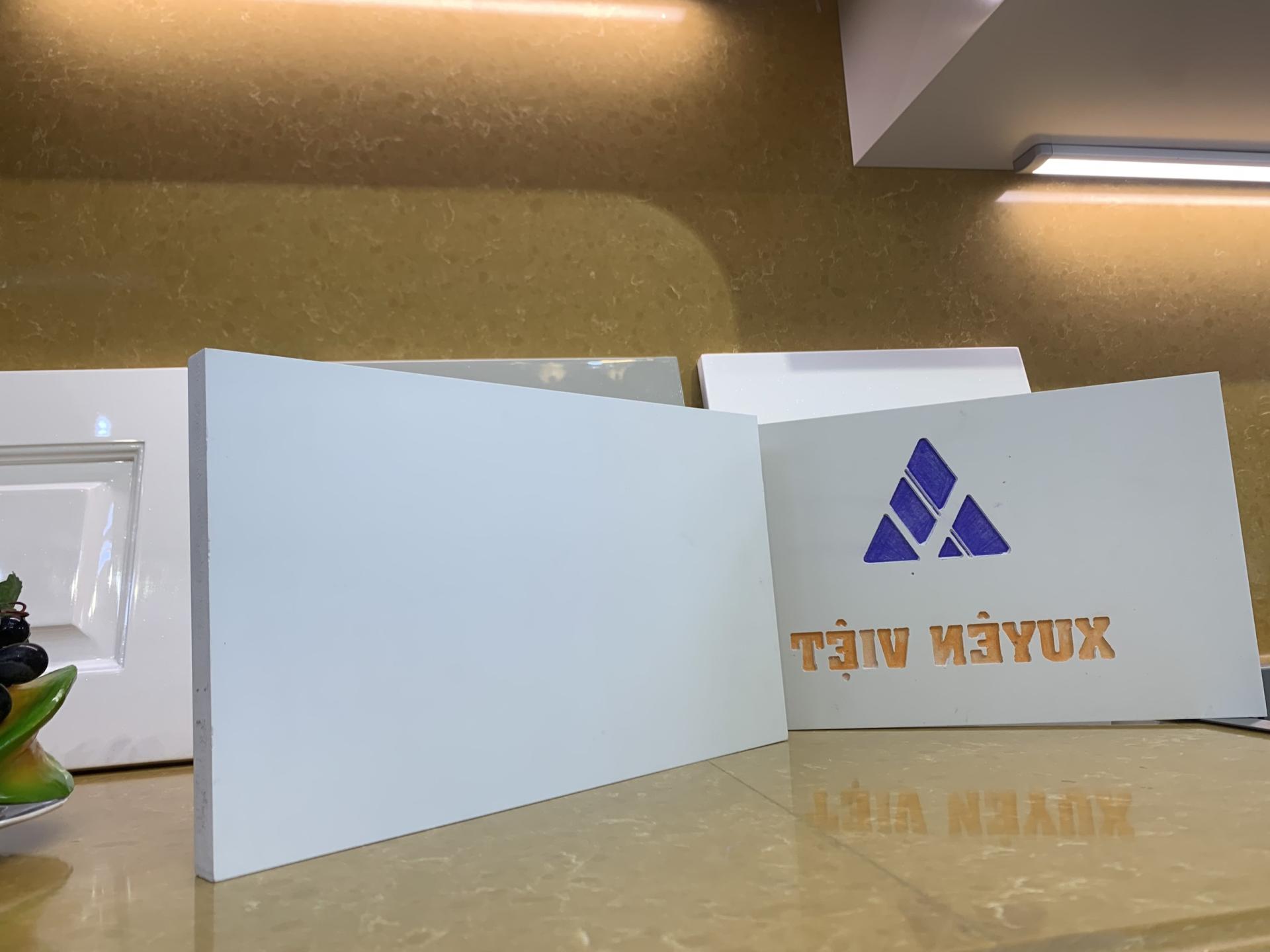  tấm nhựa PVC làm tủ bếp