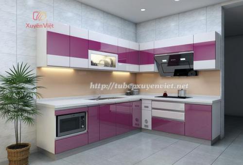 Mẫu tủ bếp nhà chị Hà cá tính với màu hồng tím XV079