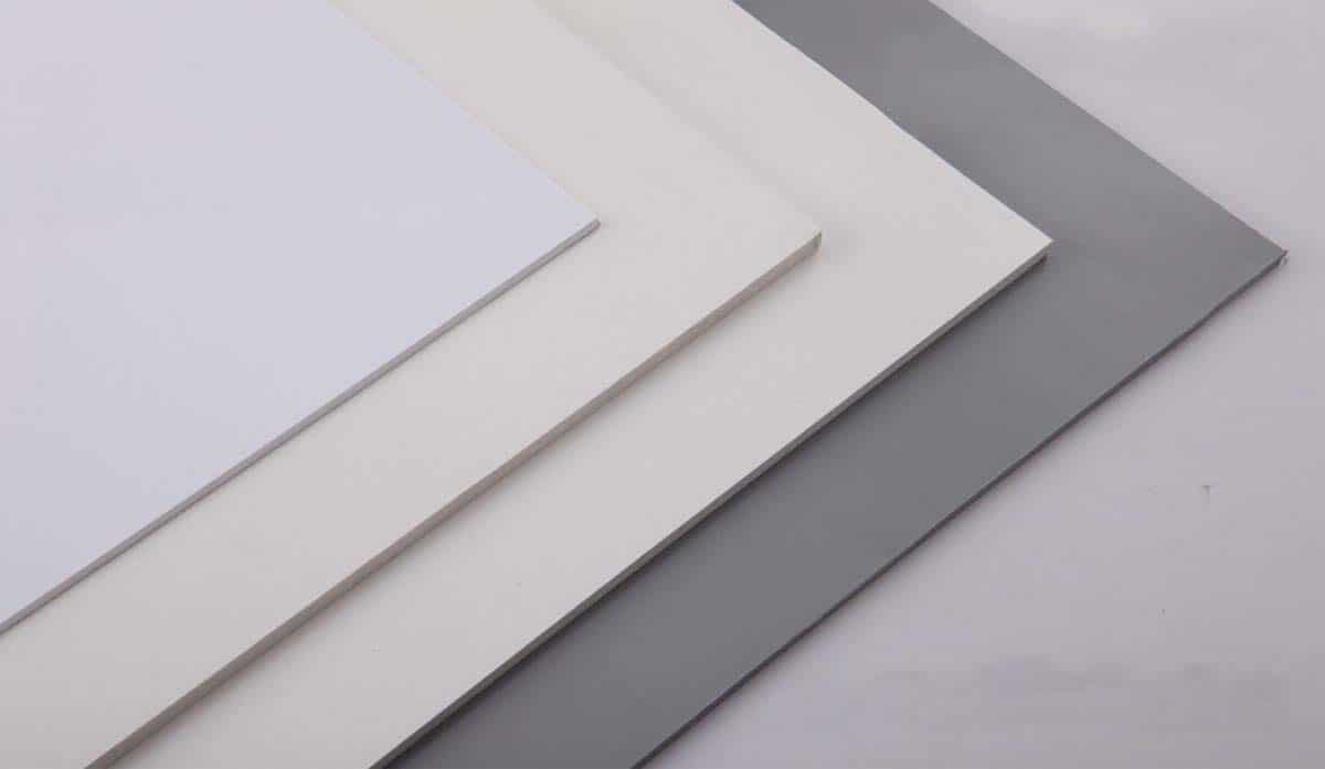 So sánh tủ bếp nhựa Picomat và PVC